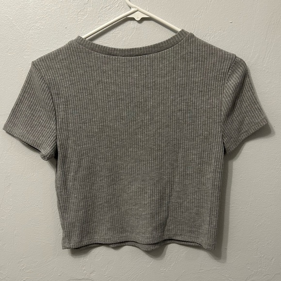Grey cropped t-shirt - Picture 2 of 3